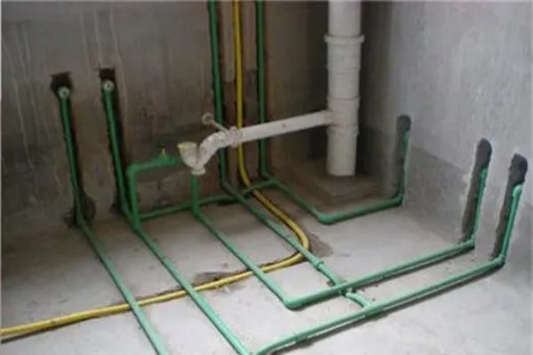 装修房子最受业主关心的还属水电跟防水工程（隐蔽工程）