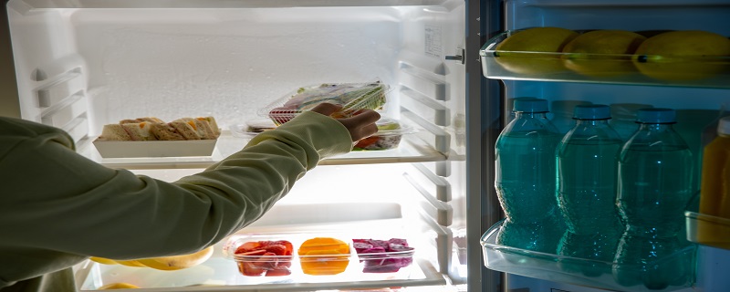 冰箱买直冷的还是风冷无霜的好？冰箱直冷风冷和无霜哪个好？